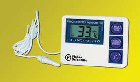 Digital Refrigerator / Freezer Thermometer with Alarm Fisherbrand™ Fahrenheit / Celsius -58° to +158°F (-50° to +70°C) External Probe Flip-out Stand / Wall Mount Battery Operated